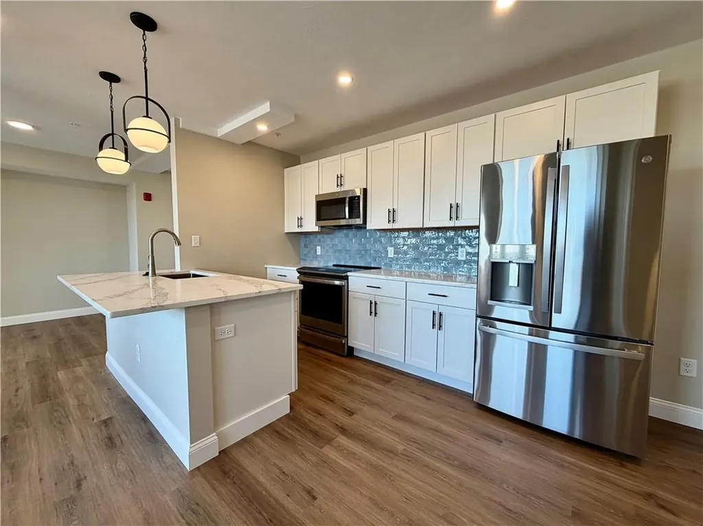 754 Eddy Street Providence RI 02903