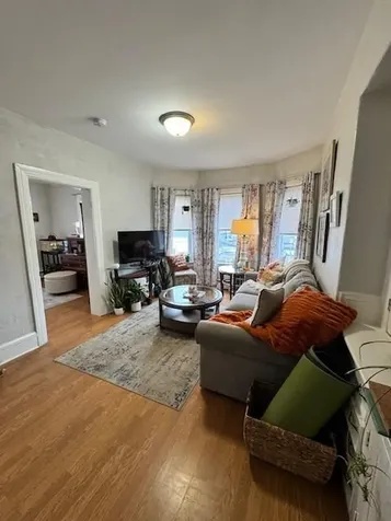 20 22 Tenth Street Providence RI 02906