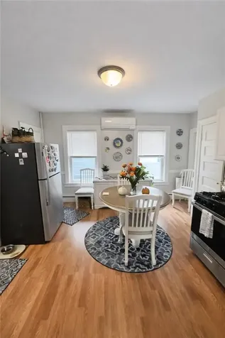 20 22 Tenth Street Providence RI 02906