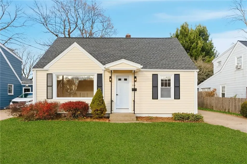 228 London Avenue Pawtucket RI 02861