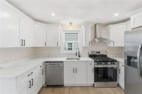 228 London Avenue Pawtucket RI 02861