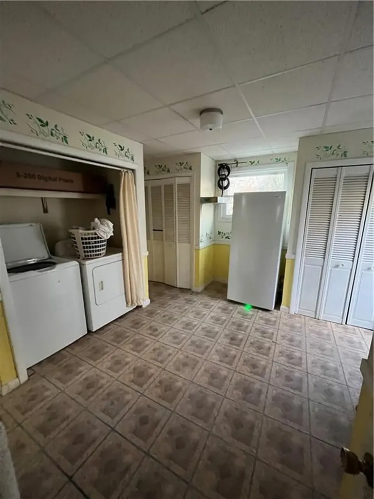 58 Connection Street Newport RI 02840
