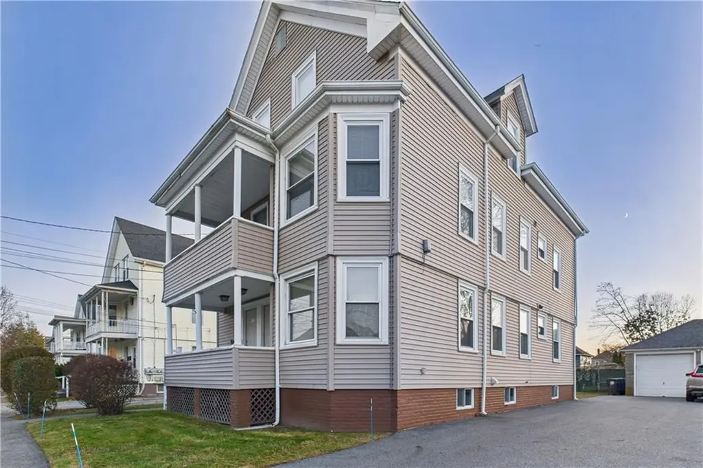 18 Glenwood Avenue Cranston RI 02910