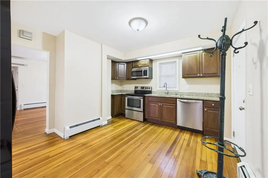 18 Glenwood Avenue Cranston RI 02910