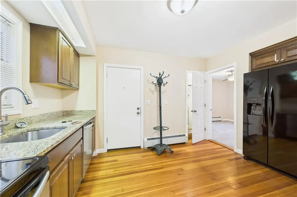 18 Glenwood Avenue Cranston RI 02910