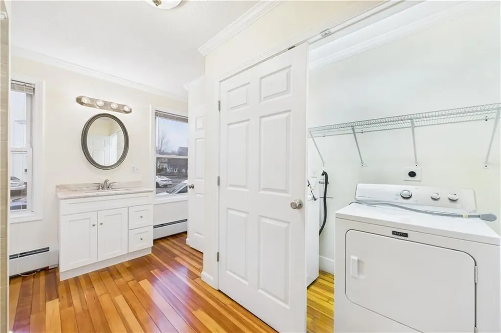 18 Glenwood Avenue Cranston RI 02910