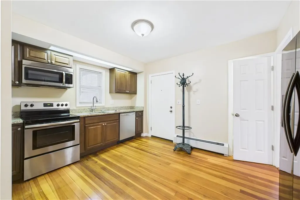 18 Glenwood Avenue Cranston RI 02910