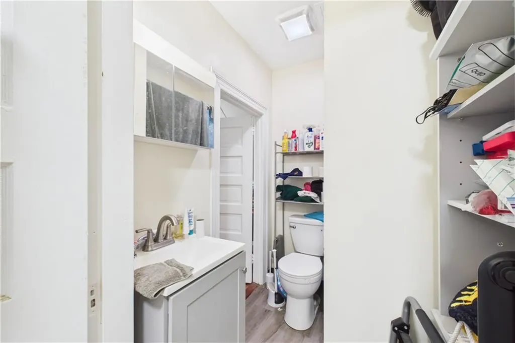 18 Glenwood Avenue Cranston RI 02910
