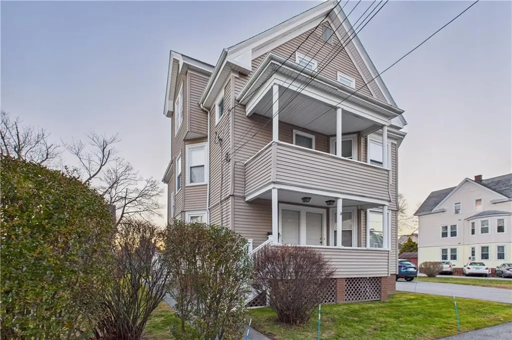 18 Glenwood Avenue Cranston RI 02910