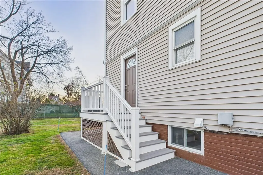 18 Glenwood Avenue Cranston RI 02910