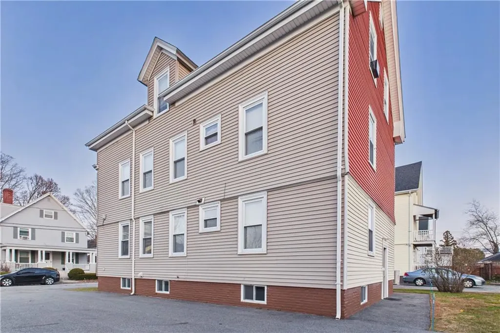 18 Glenwood Avenue Cranston RI 02910