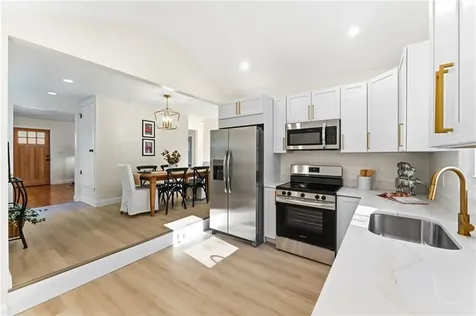 132 Greenville Road North Smithfield RI 02896