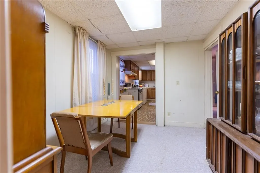 17 Warner Street Newport RI 02840