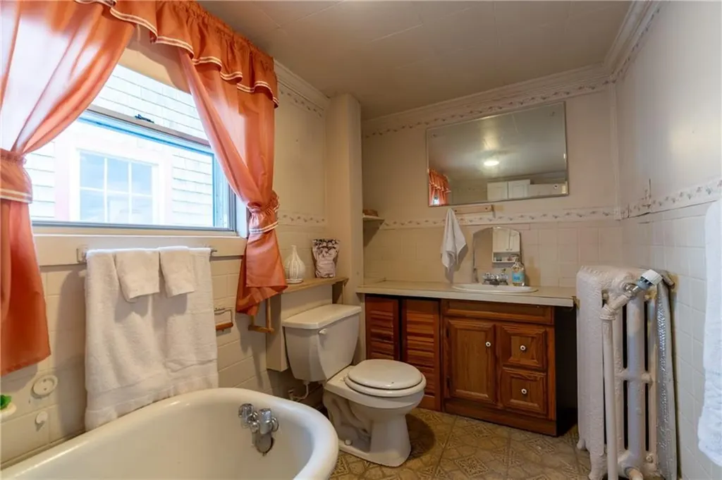 17 Warner Street Newport RI 02840