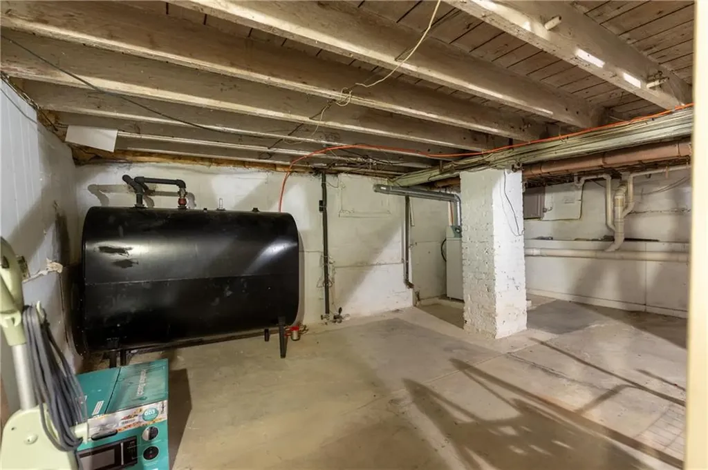 17 Warner Street Newport RI 02840