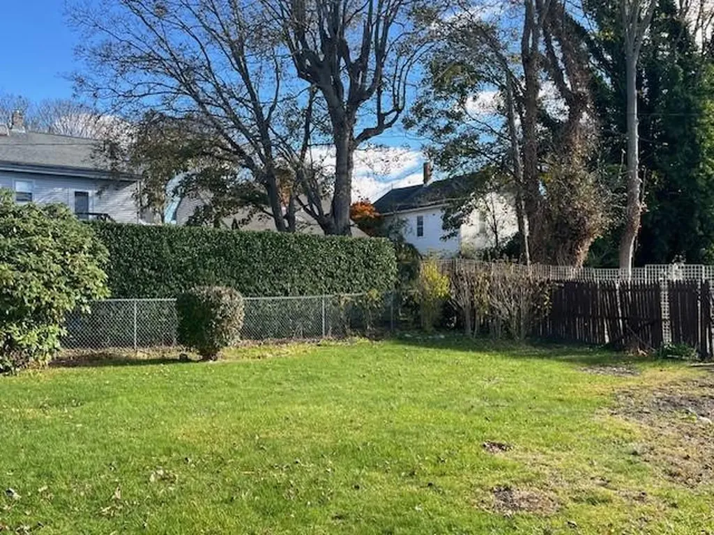 17 Warner Street Newport RI 02840