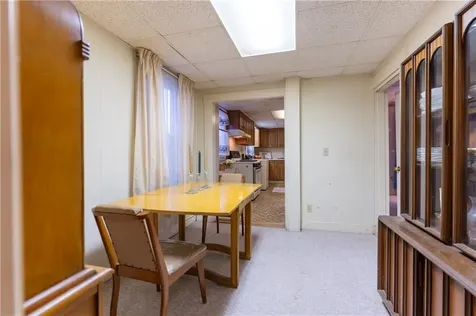 17 Warner Street Newport RI 02840