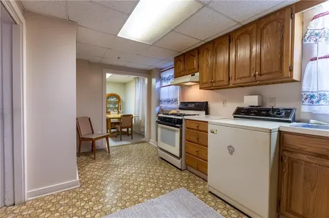 17 Warner Street Newport RI 02840