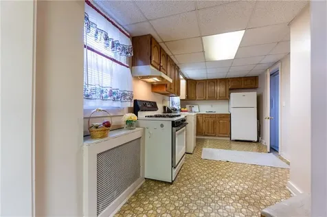 17 Warner Street Newport RI 02840