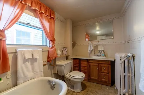 17 Warner Street Newport RI 02840