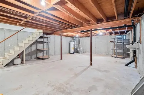 8 Marigold Circle North Providence RI 02904