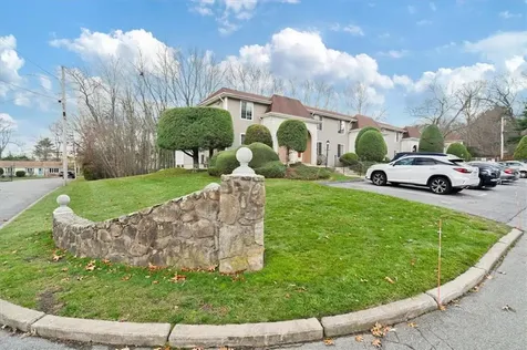 8 Marigold Circle North Providence RI 02904