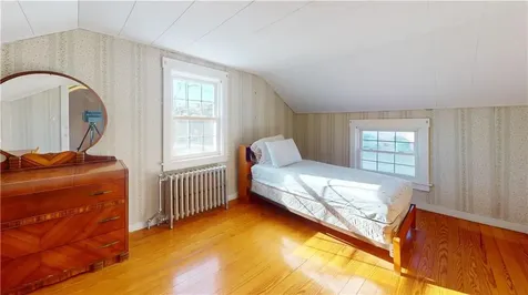 26 Freebody Street Newport RI 02840