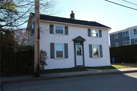 26 Freebody Street Newport RI 02840