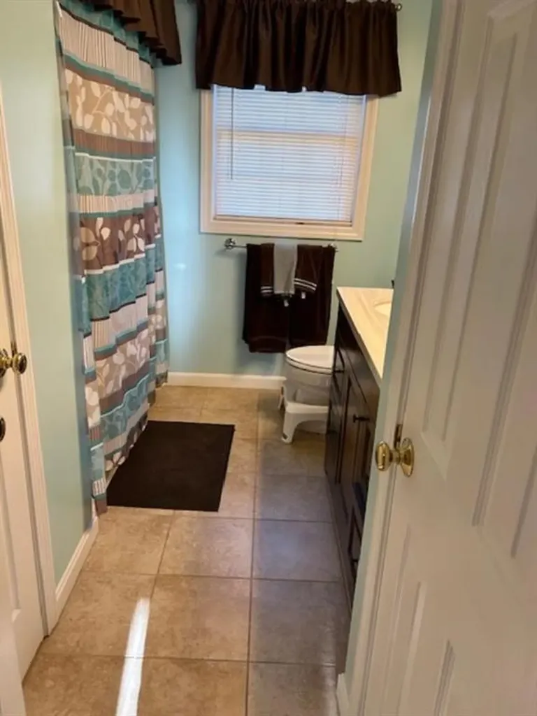 8 Byron Boulevard Warwick RI 02888