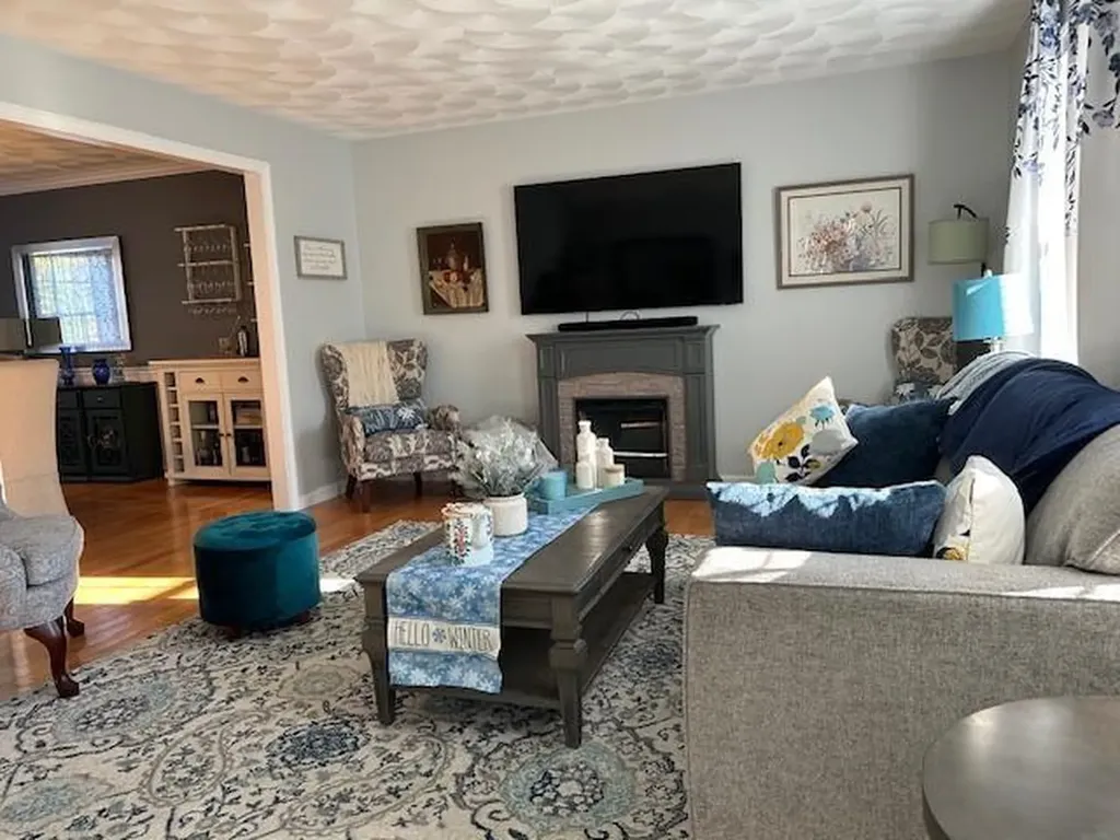 8 Byron Boulevard Warwick RI 02888