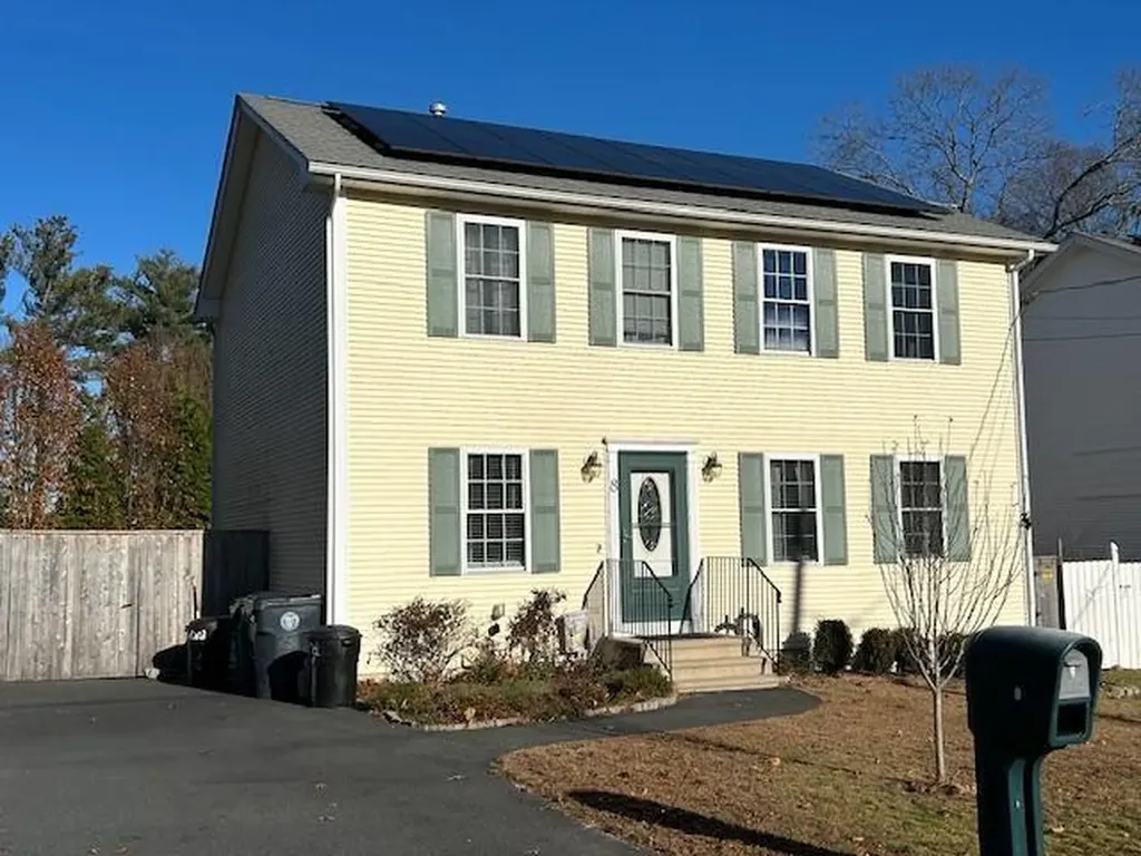 8 Byron Boulevard Warwick RI 02888