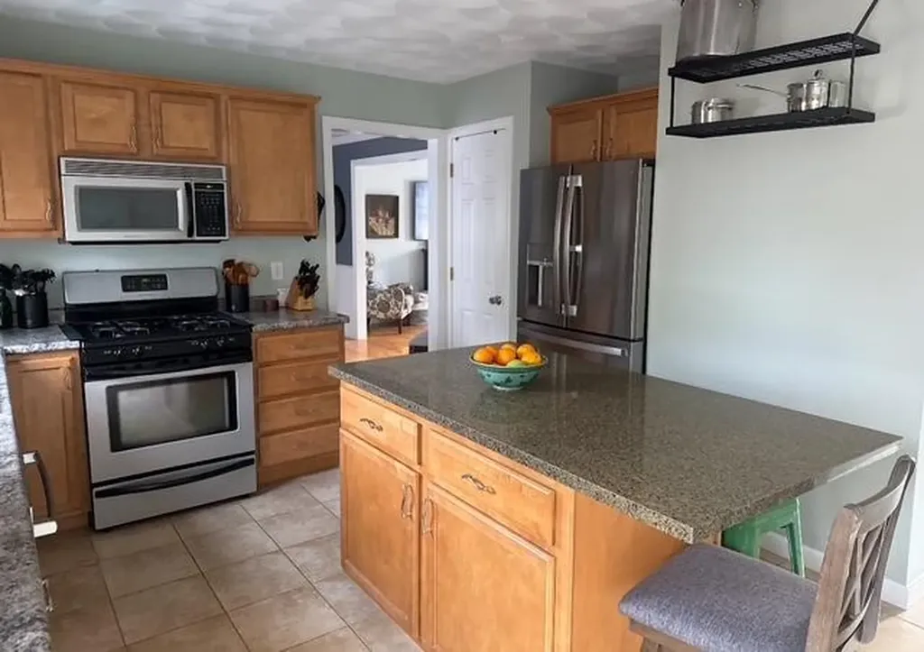 8 Byron Boulevard Warwick RI 02888