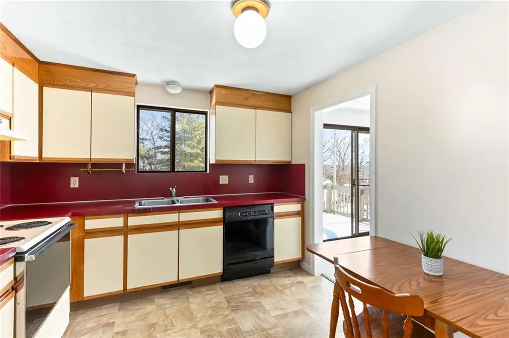 402 Pinewood Drive Smithfield RI 02917