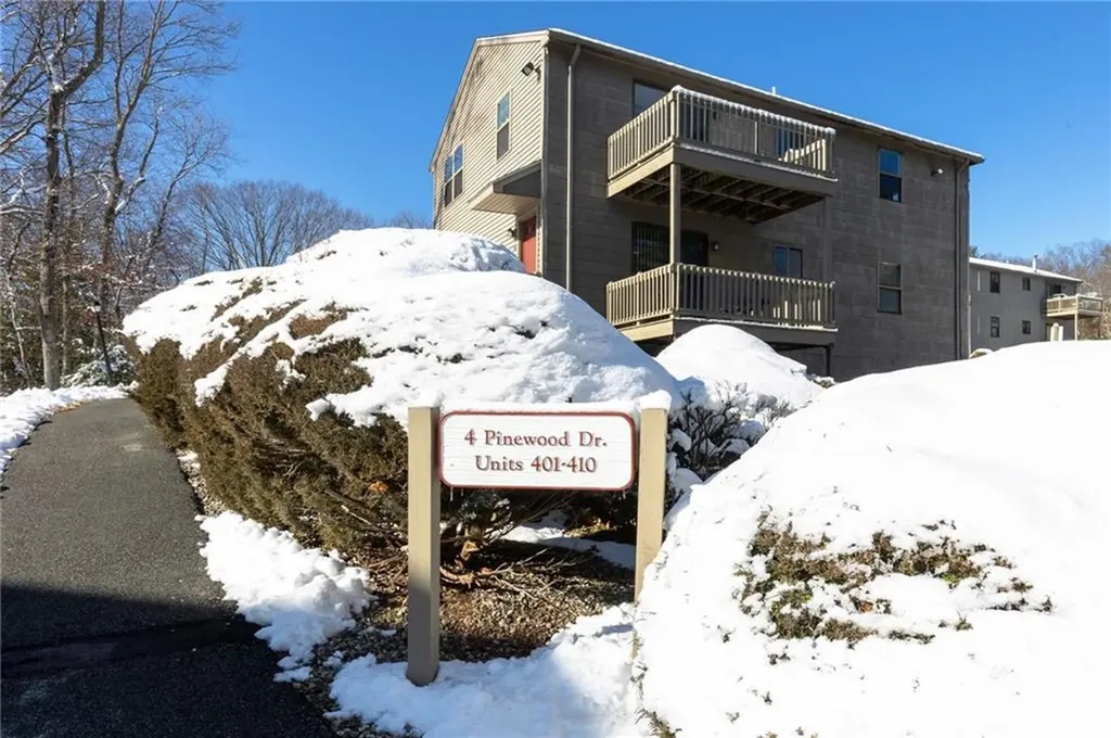 402 Pinewood Drive Smithfield RI 02917