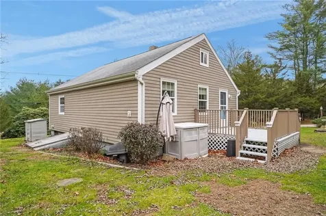 86 Laurel Lane South Kingstown RI 02892