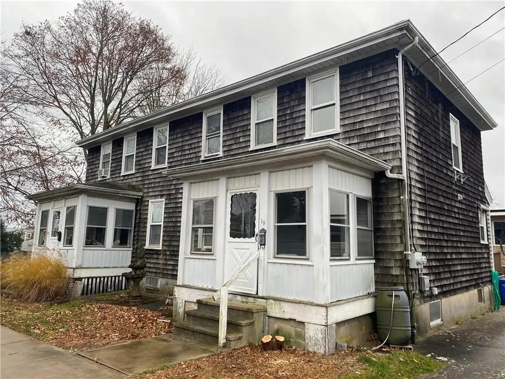 19 21 Princeton Street Newport RI 02840
