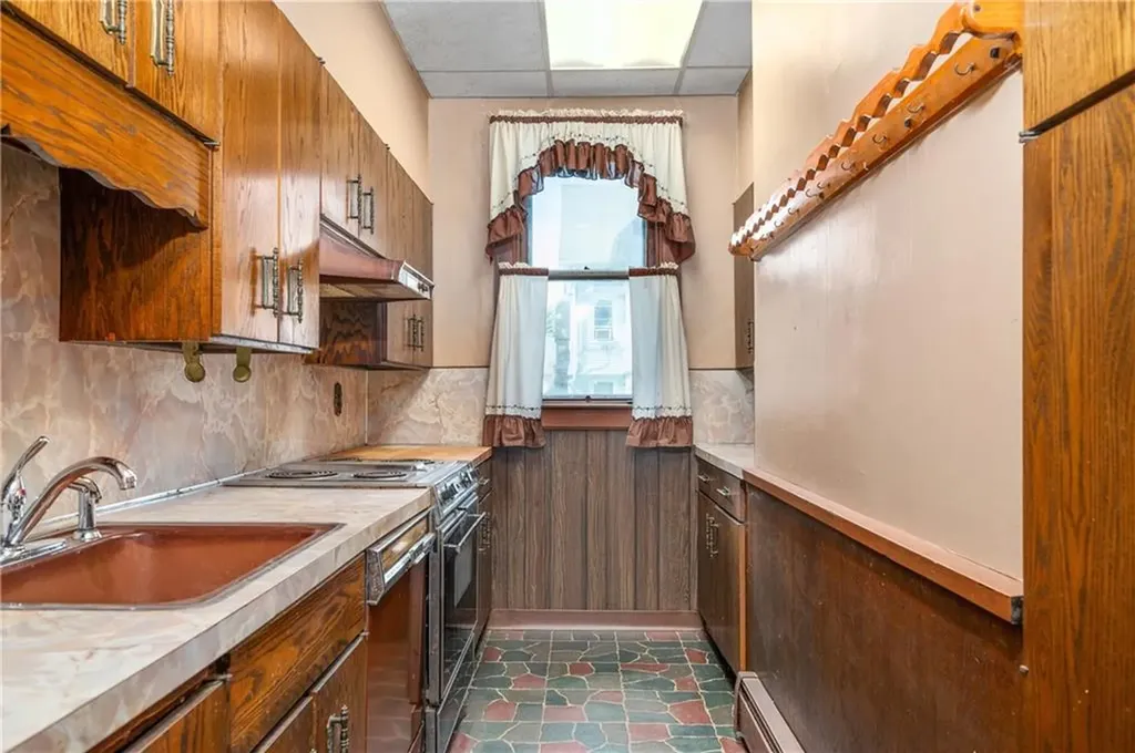 74 Highland Street Woonsocket RI 02895