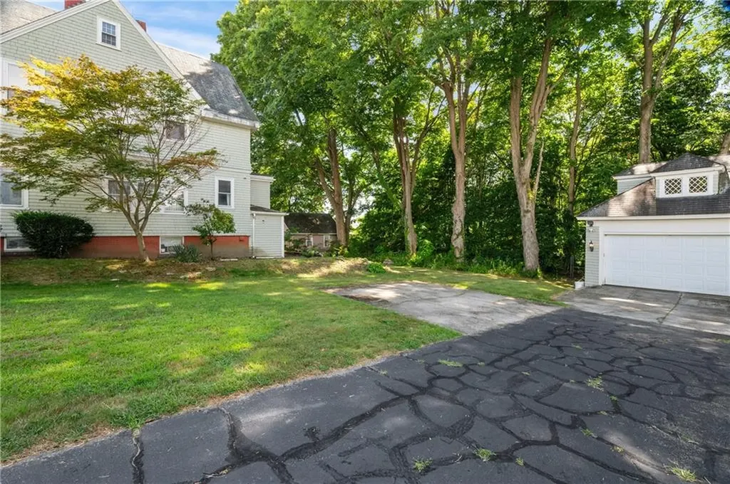 74 Highland Street Woonsocket RI 02895