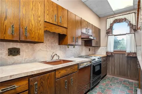 74 Highland Street Woonsocket RI 02895