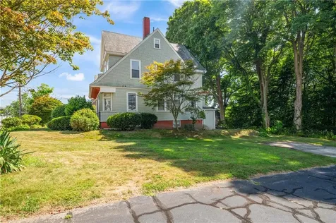 74 Highland Street Woonsocket RI 02895