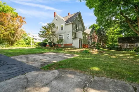 74 Highland Street Woonsocket RI 02895