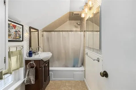 946 Terry Lane New Bedford MA 02745