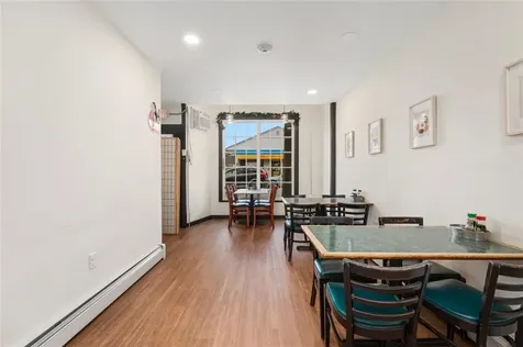 95 Warren Avenue East Providence RI 02914