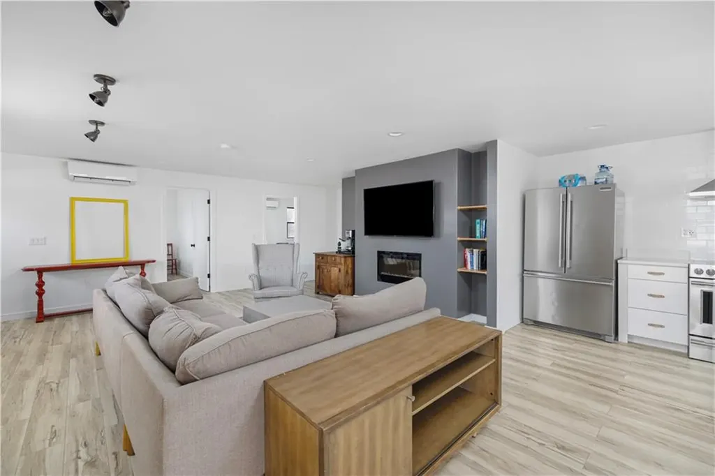 0176 Daniel Avenue Portsmouth RI 02872