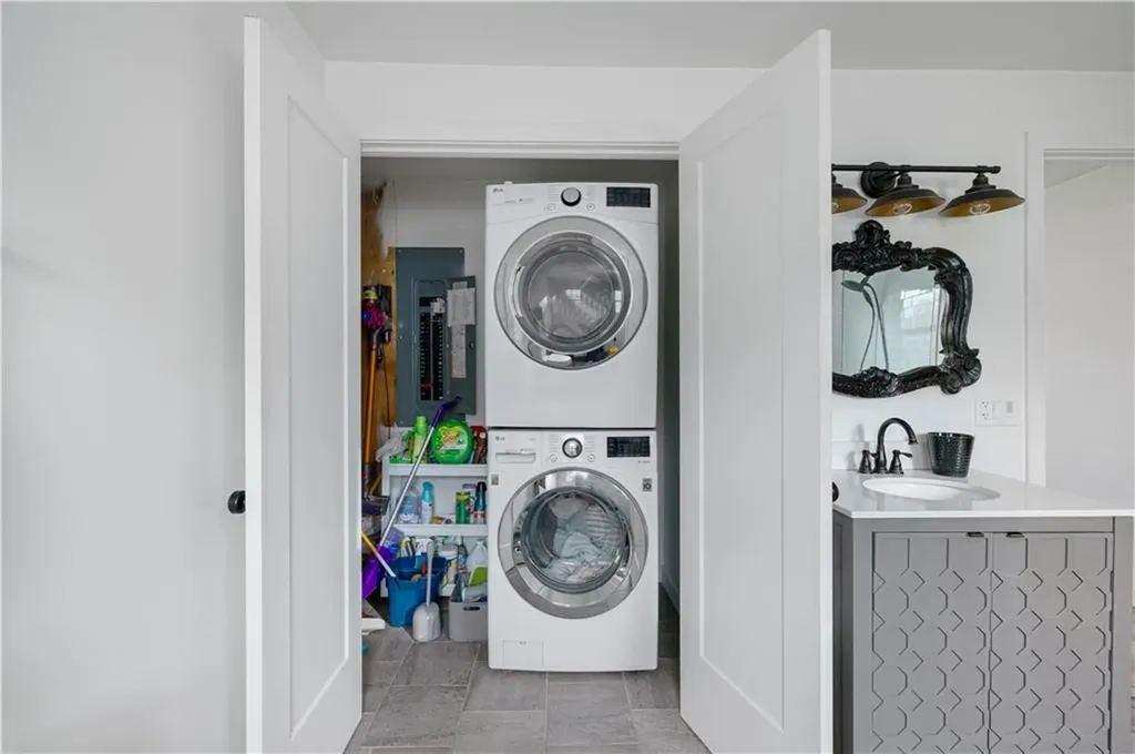 0176 Daniel Avenue Portsmouth RI 02872