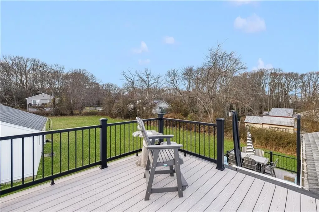 0176 Daniel Avenue Portsmouth RI 02872