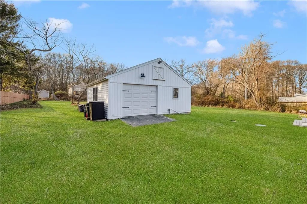 0176 Daniel Avenue Portsmouth RI 02872