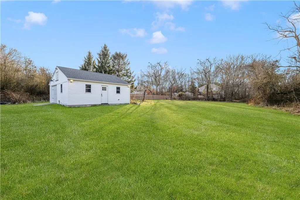 0176 Daniel Avenue Portsmouth RI 02872