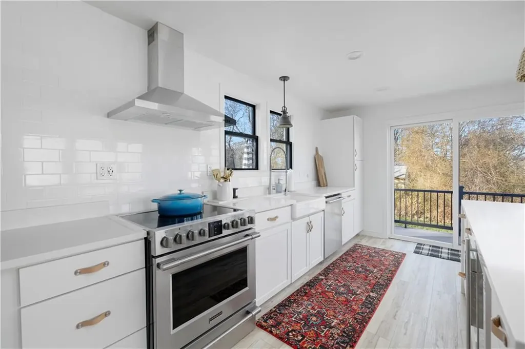 0176 Daniel Avenue Portsmouth RI 02872