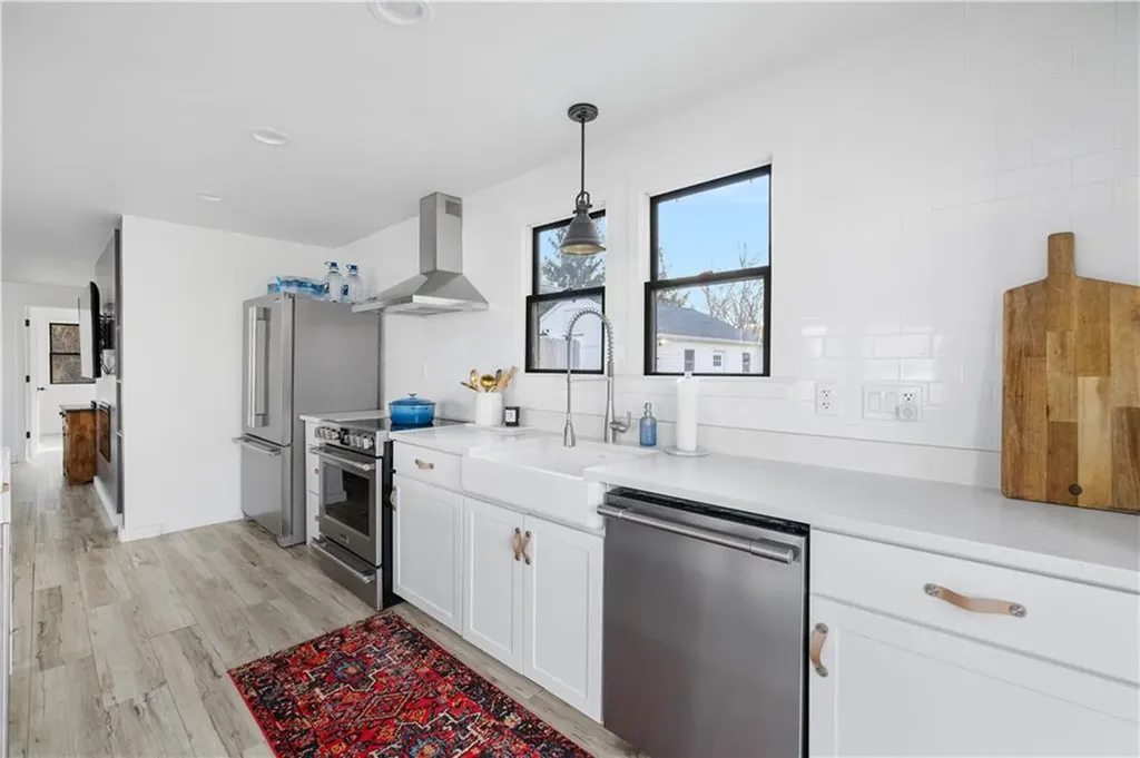 0176 Daniel Avenue Portsmouth RI 02872